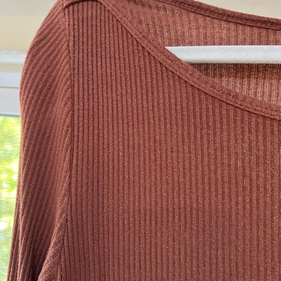 PST Mid Length Top - Picture 2 of 4